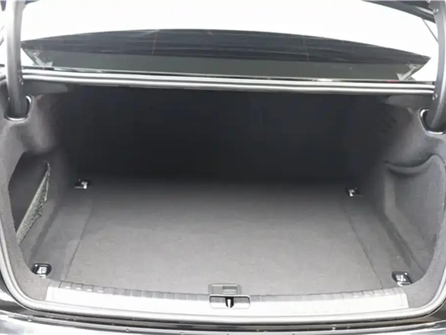 Audi A6L 2025 Facelift 45 TFSI quattro Premium Dynamic Edition — миниатюра 11