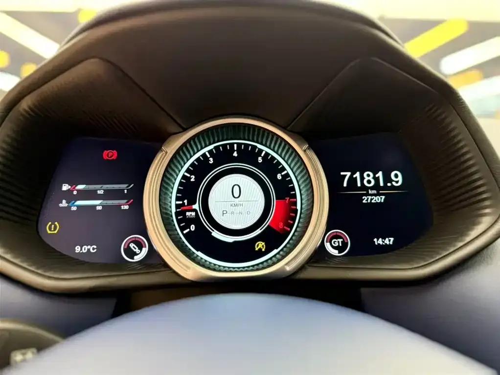 Aston Martin DB11 2020 4.0T V8 Coupe — миниатюра 5