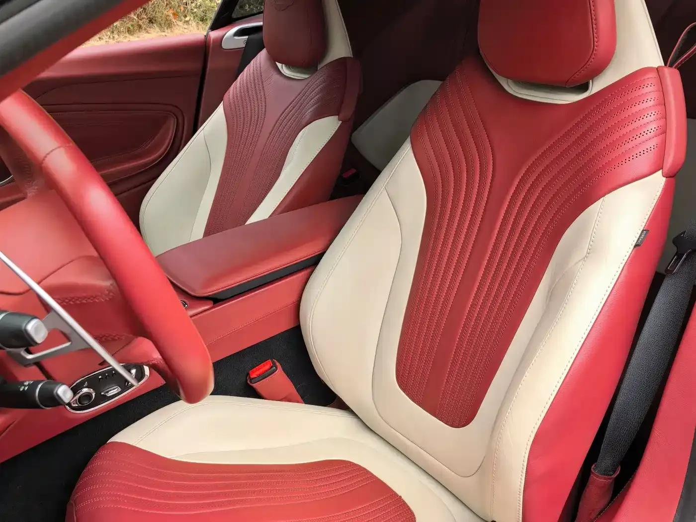 Aston Martin DB11 2022 4.0T V8 Coupe — миниатюра 12