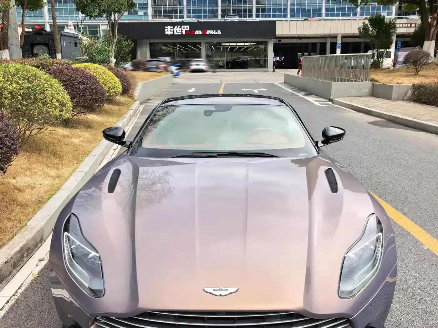 Aston Martin DB11 2022 4.0T V8 Coupe — миниатюра 3
