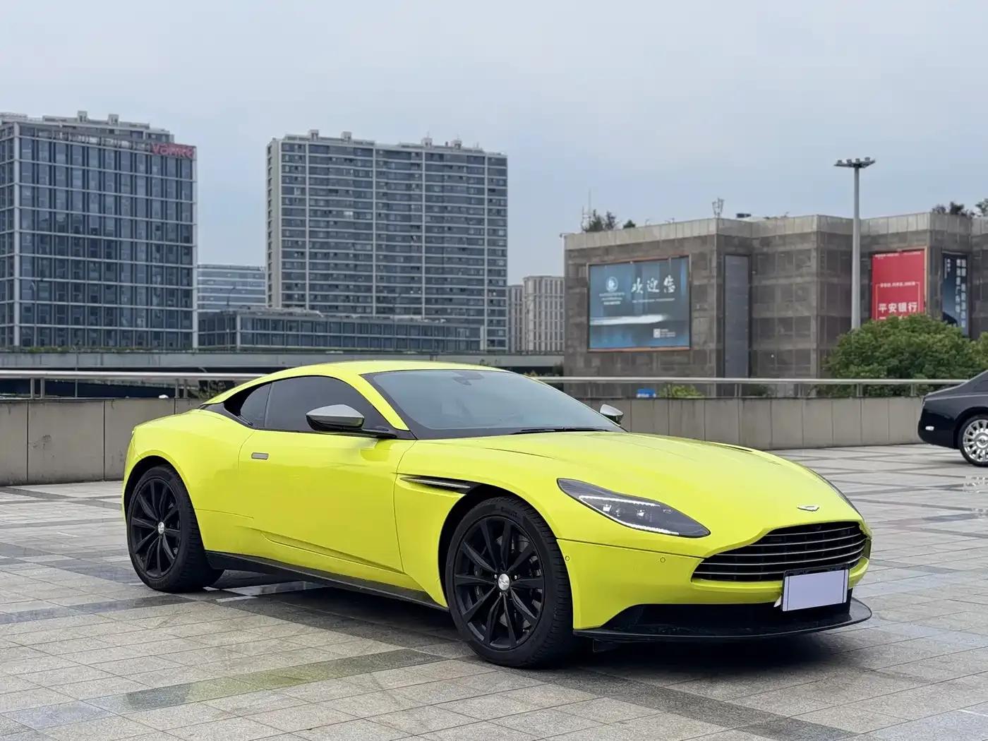 Aston Martin DB11 2019 4.0T V8 Coupe — миниатюра 3