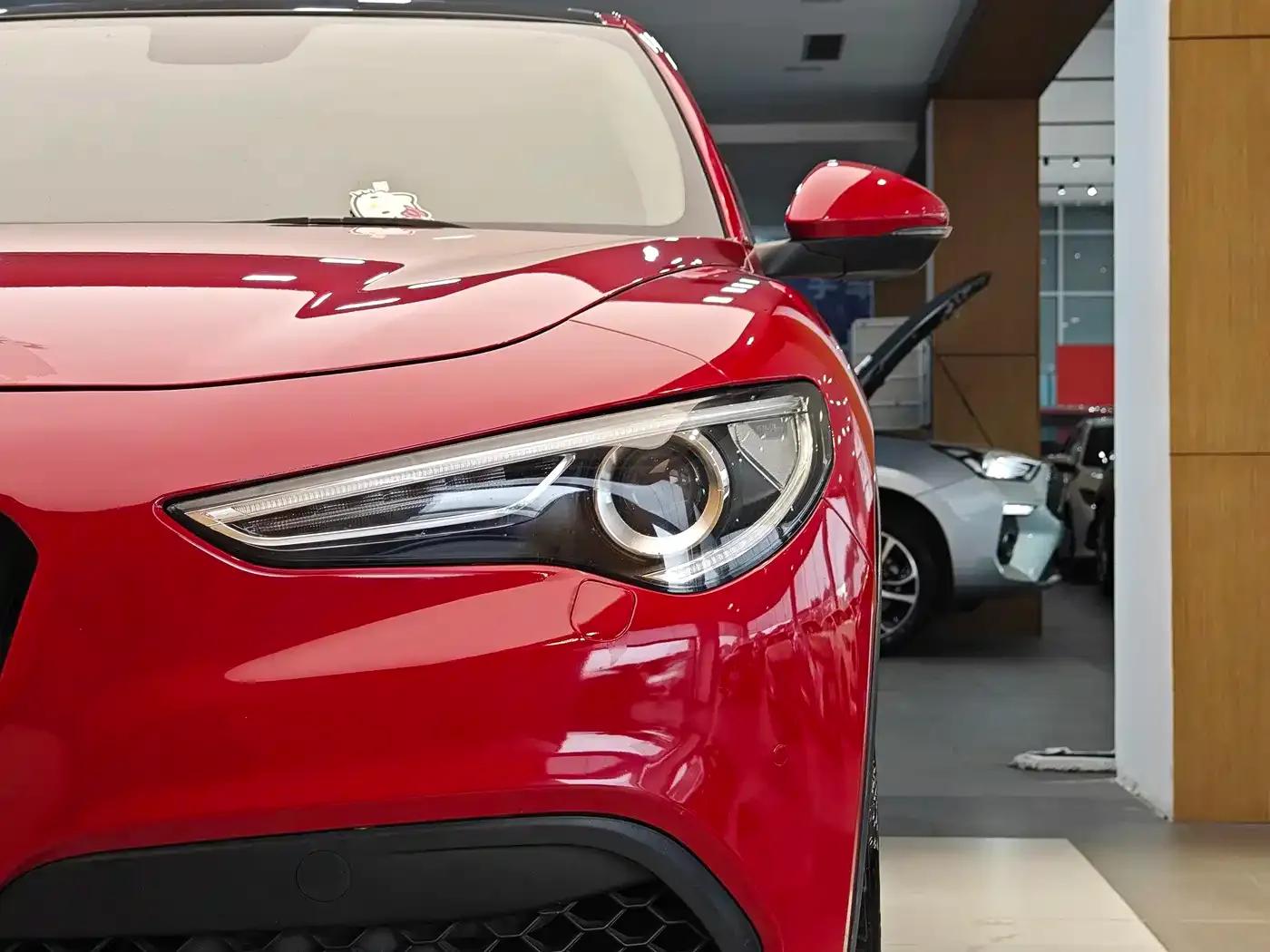 2017 Stelvio 2.0T 200HP Elite Edition — миниатюра 2