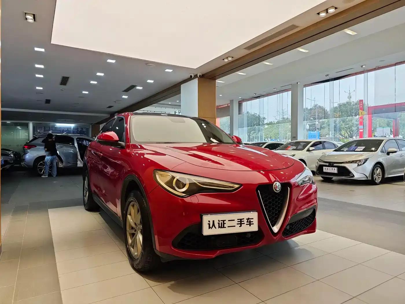 2017 Stelvio 2.0T 200HP Elite Edition — миниатюра 4