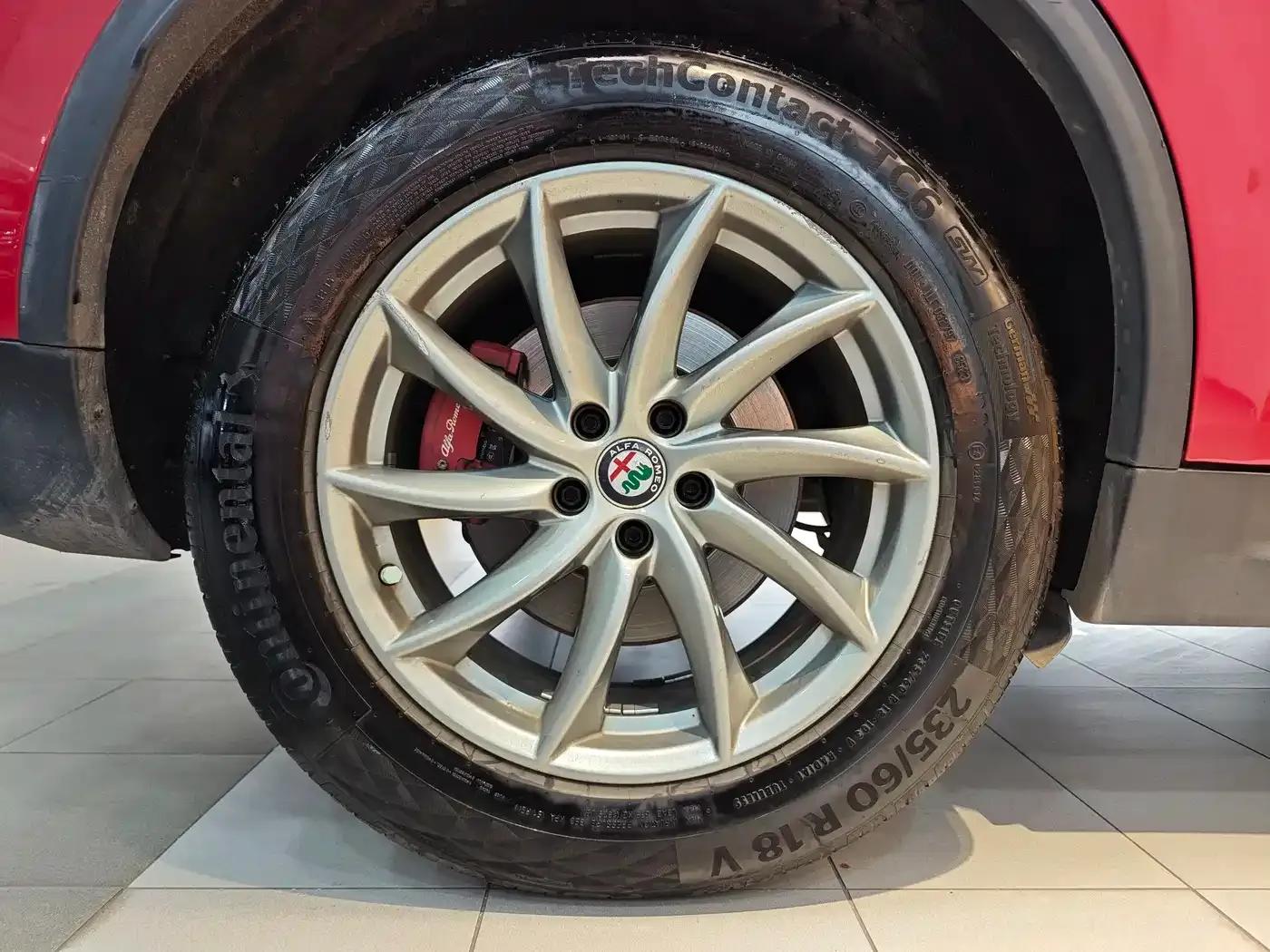 2017 Stelvio 2.0T 200HP Elite Edition — миниатюра 31