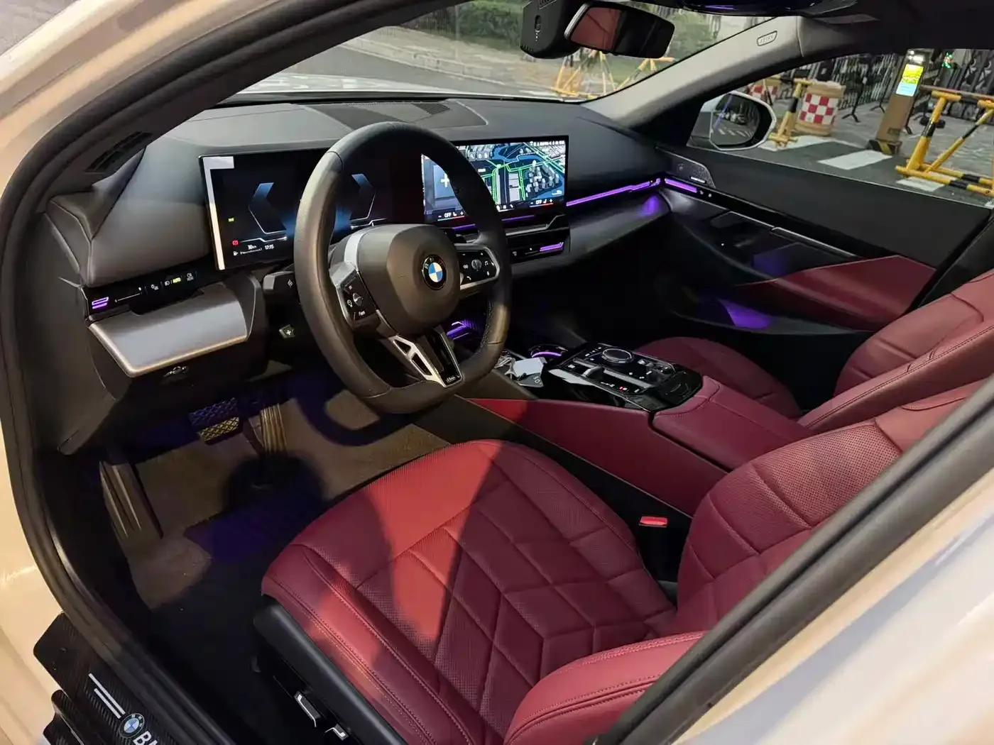 2024 BMW 5 Series 525Li M Sport Package — миниатюра 11