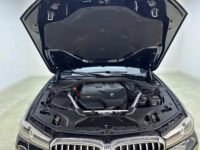 2021 BMW 5 Series 530Li Leading Edition M Sport Package — миниатюра 11
