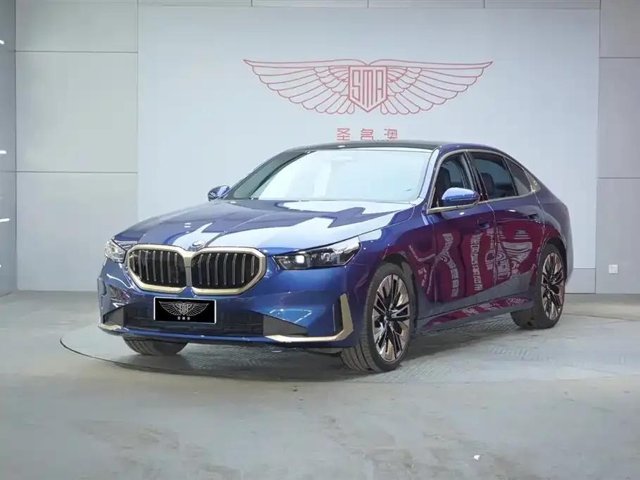 2024 BMW 5 Series 530Li Luxury M Sport Package — миниатюра 1
