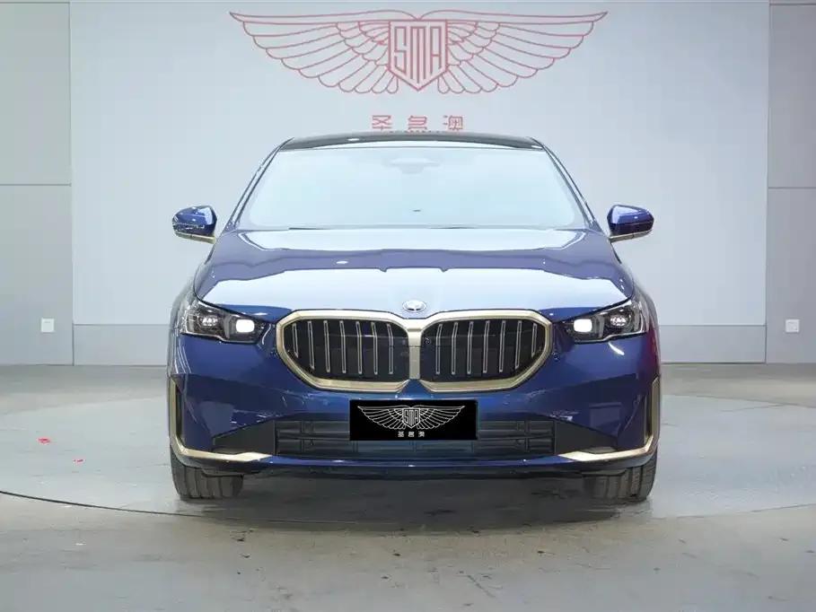 2024 BMW 5 Series 530Li Luxury M Sport Package — миниатюра 2