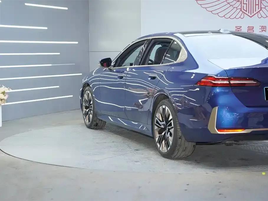 2024 BMW 5 Series 530Li Luxury M Sport Package — миниатюра 5