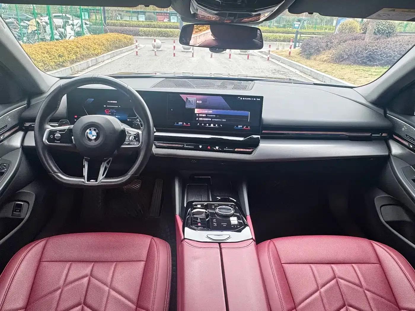 2024 BMW 5 Series 525Li M Sport Package — миниатюра 12