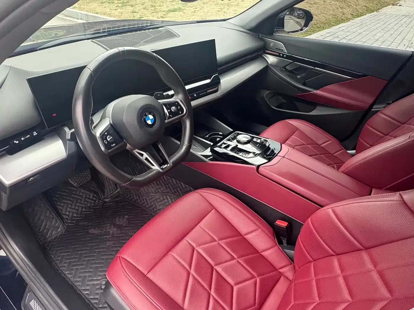 2024 BMW 5 Series 525Li M Sport Package — миниатюра 7