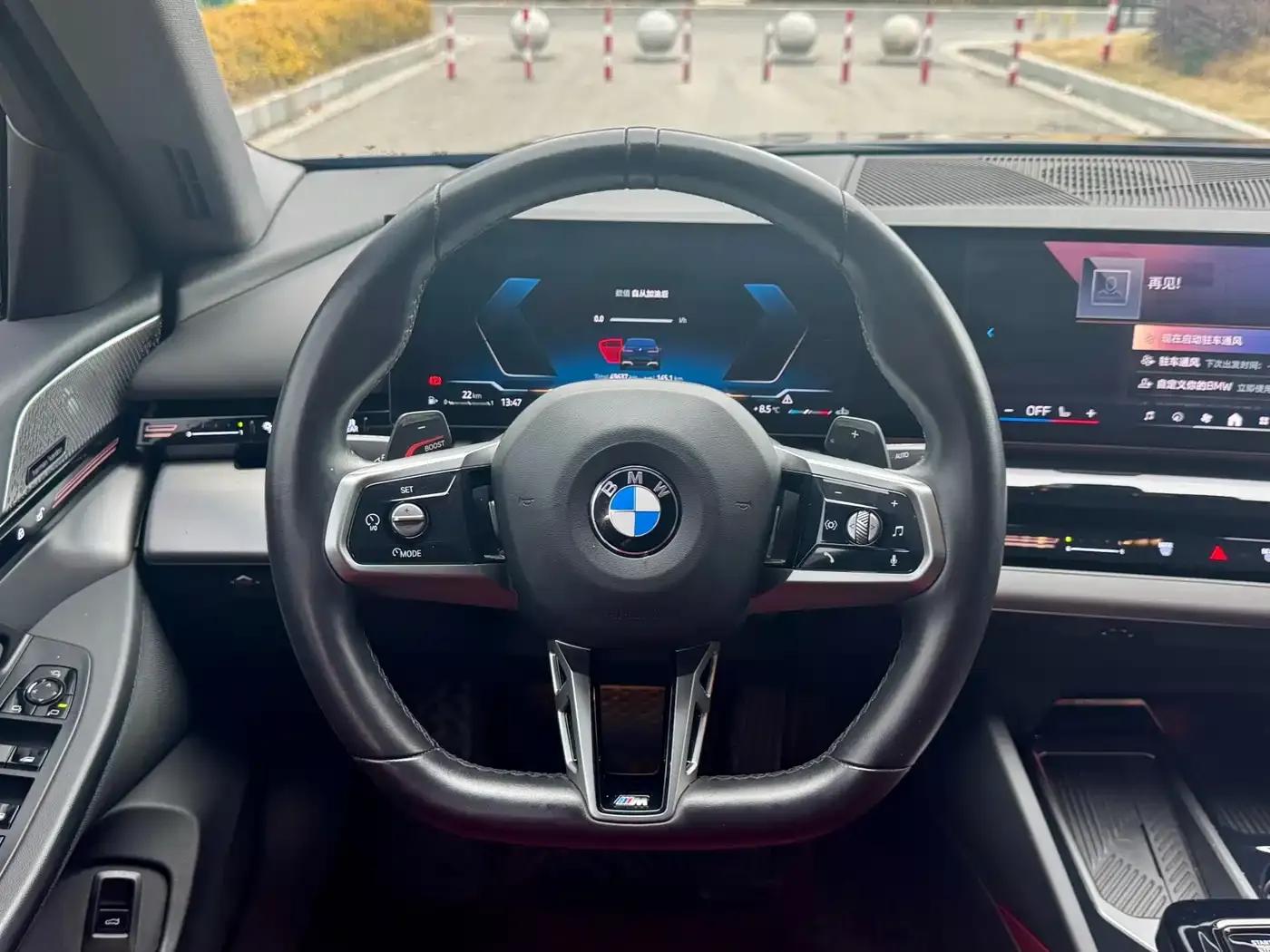 2024 BMW 5 Series 525Li M Sport Package — миниатюра 9