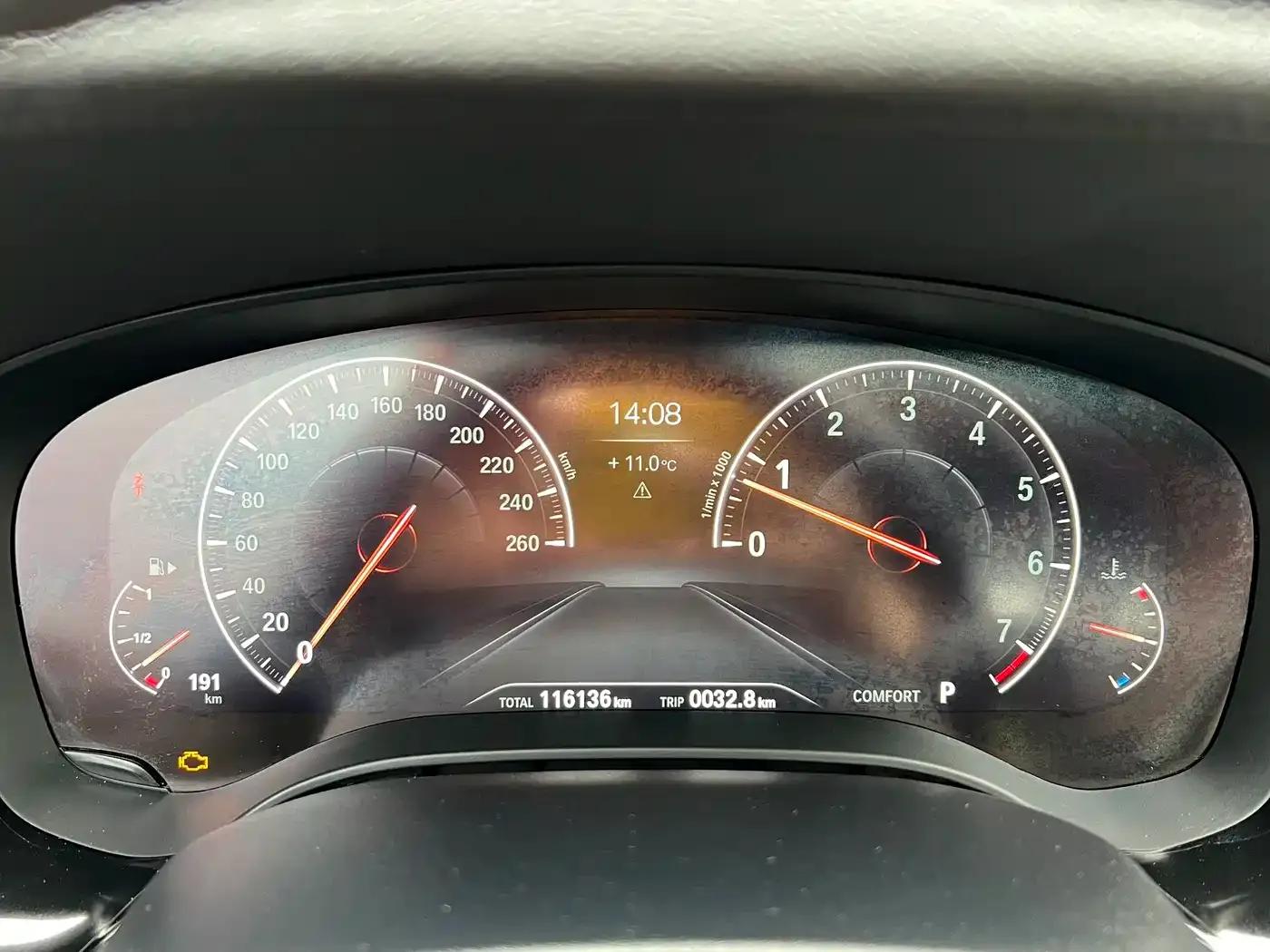 2019 BMW 5 Series 525Li M Sport Package — миниатюра 11