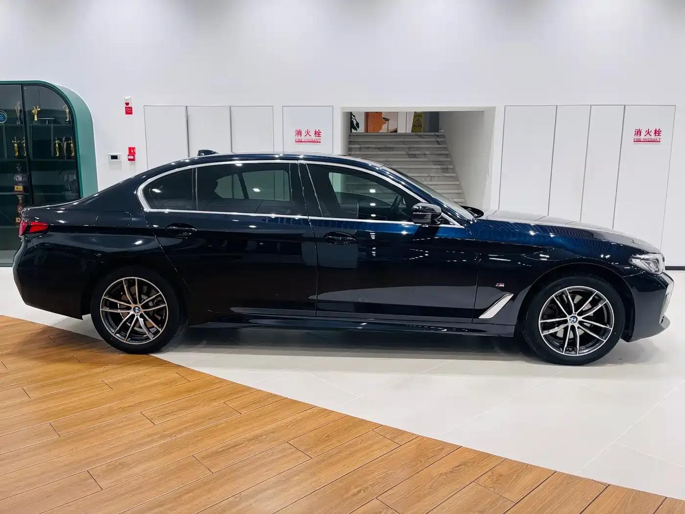 BMW 5 Series 2022 Facelift II 525Li M Sport Package — миниатюра 3
