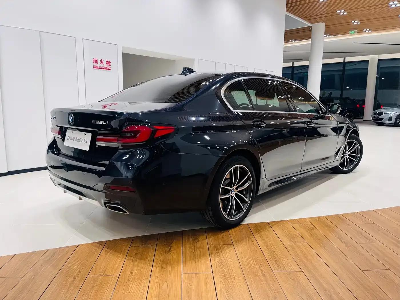 BMW 5 Series 2022 Facelift II 525Li M Sport Package — миниатюра 4