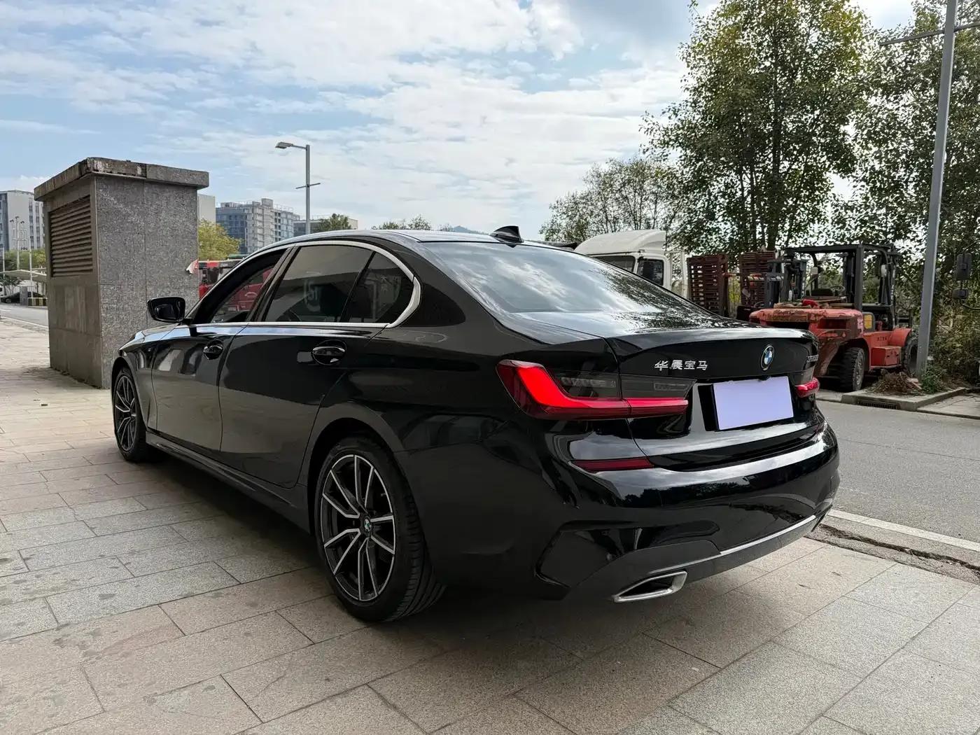2022 BMW 3 Series 325Li M Sport Package — миниатюра 8