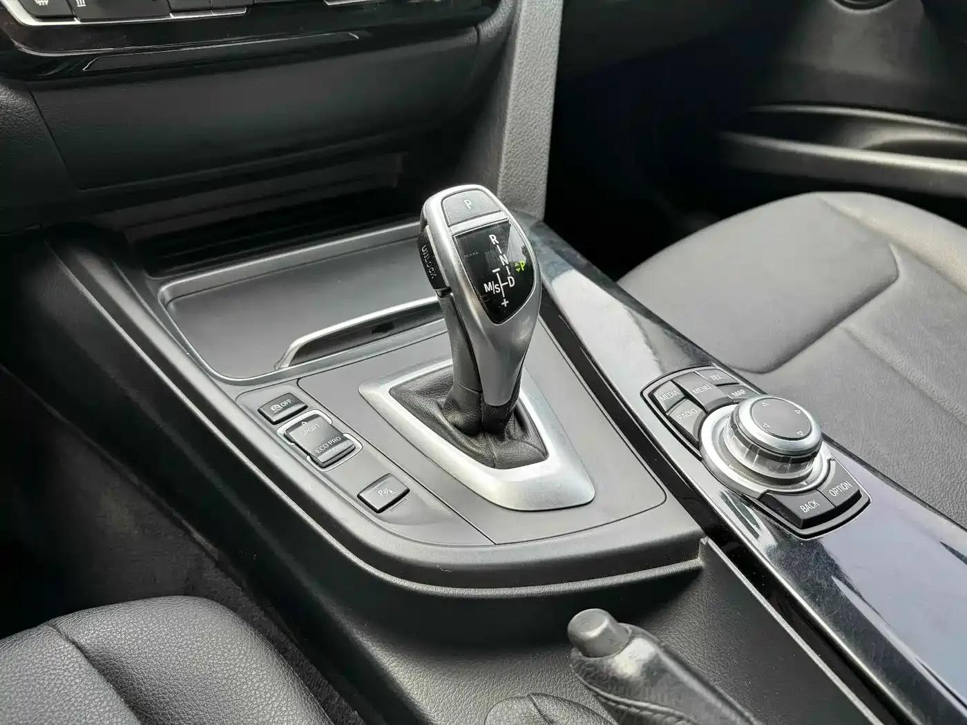 2017 BMW 3 Series 320Li M Sport — миниатюра 6