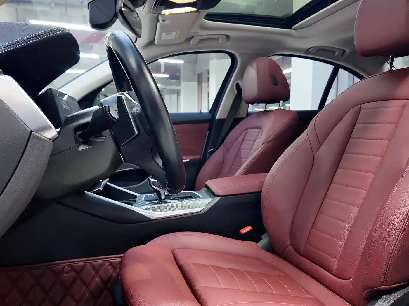 2021 BMW 3 Series 325i M Sport Shadow Edition — миниатюра 6