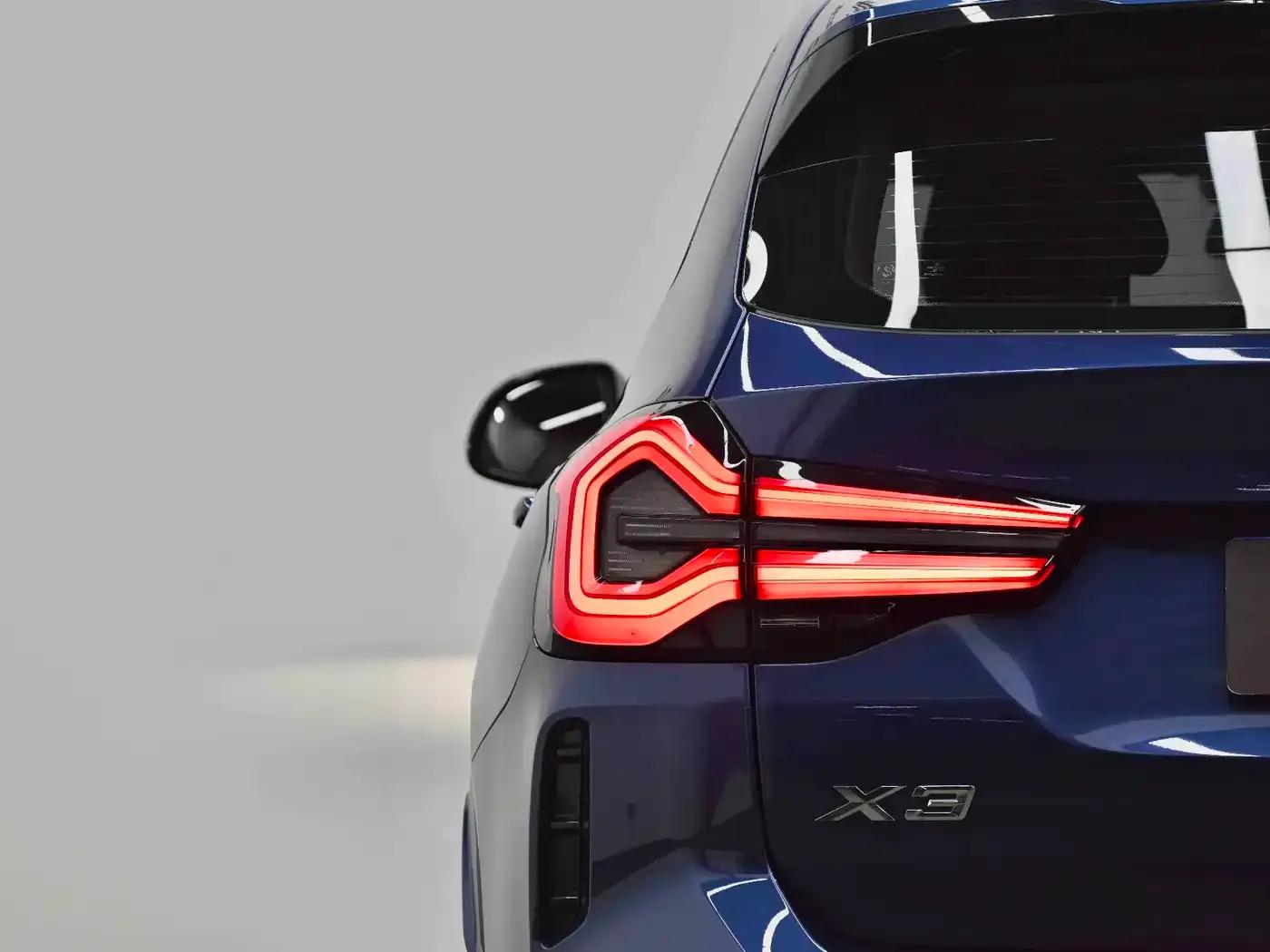 BMW X3 2022 xDrive30i Leading Edition M Sport Package — миниатюра 3