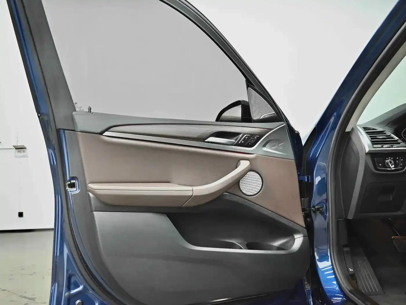 BMW X3 2022 xDrive30i Leading Edition M Sport Package — миниатюра 28