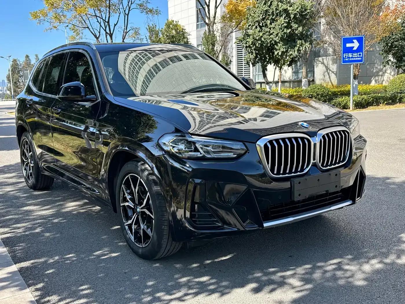 2022 BMW X3 xDrive25i M Sport Package — миниатюра 3