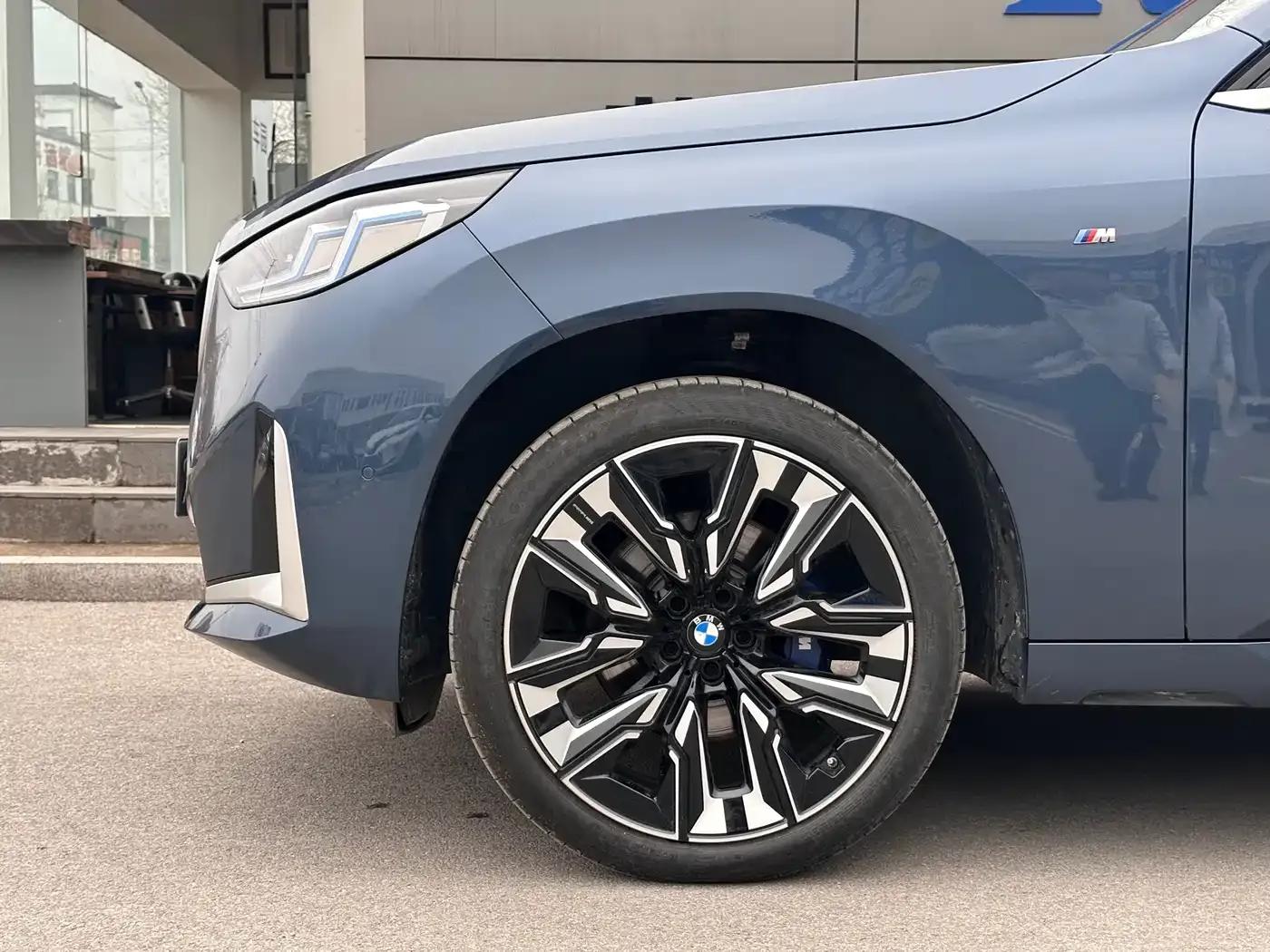 BMW X3 2025 xDrive30L Luxury M Sport Package — миниатюра 3