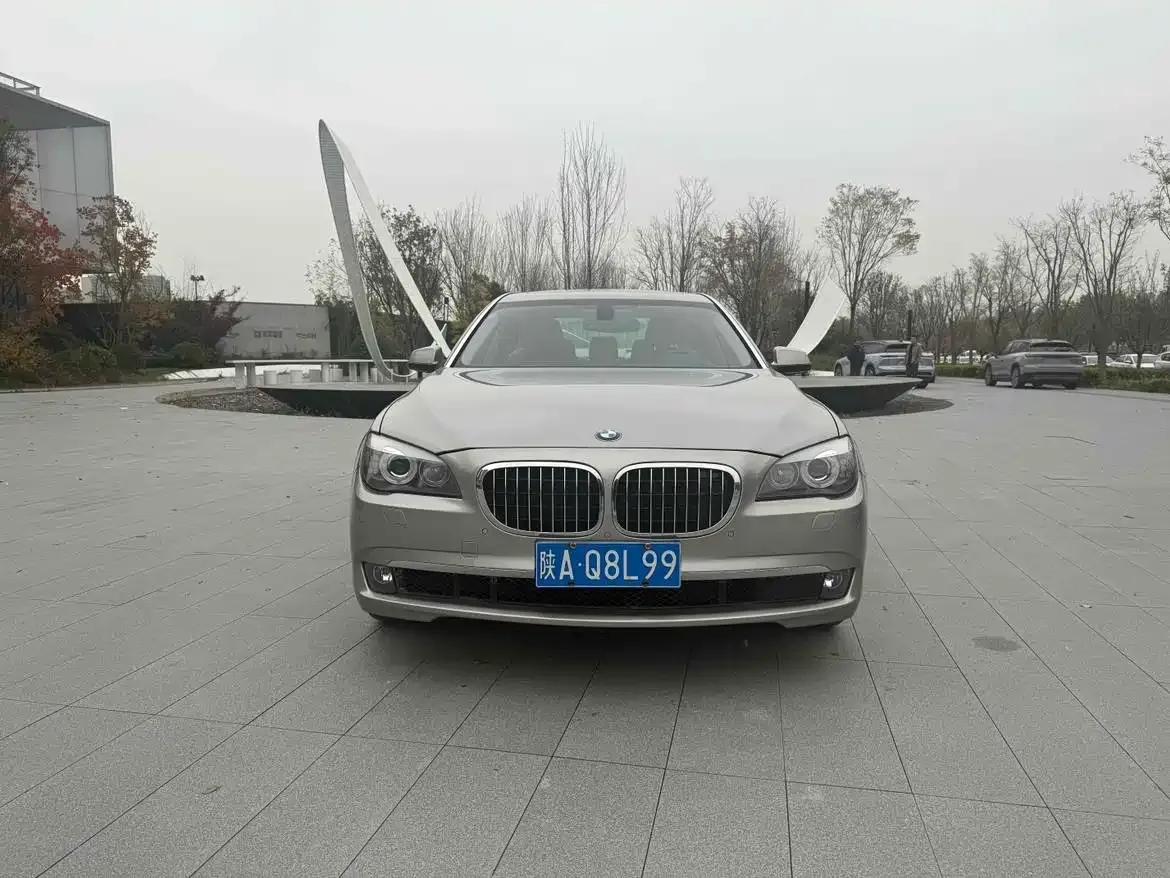 BMW 7 Series 2009 740Li Luxury — миниатюра 2