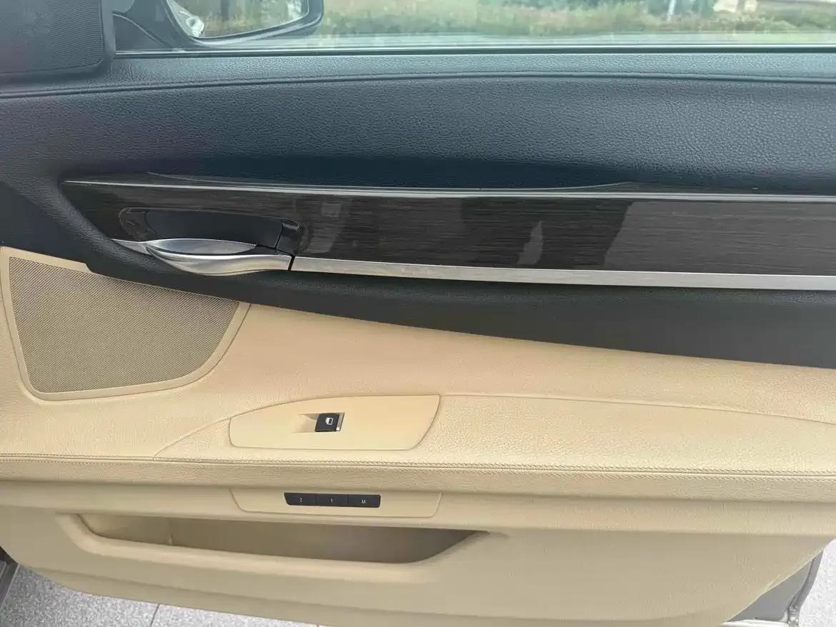 BMW 7 Series 2009 740Li Luxury — миниатюра 15