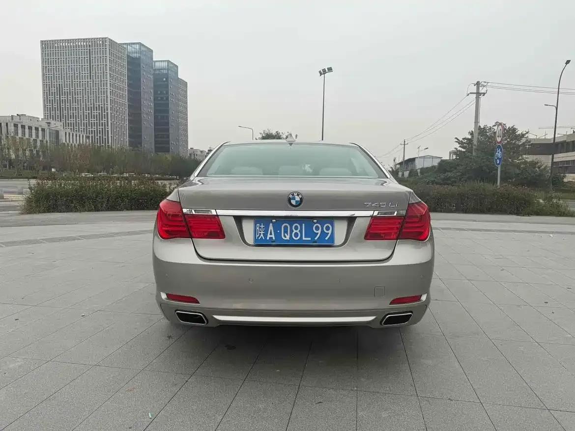 BMW 7 Series 2009 740Li Luxury — миниатюра 16
