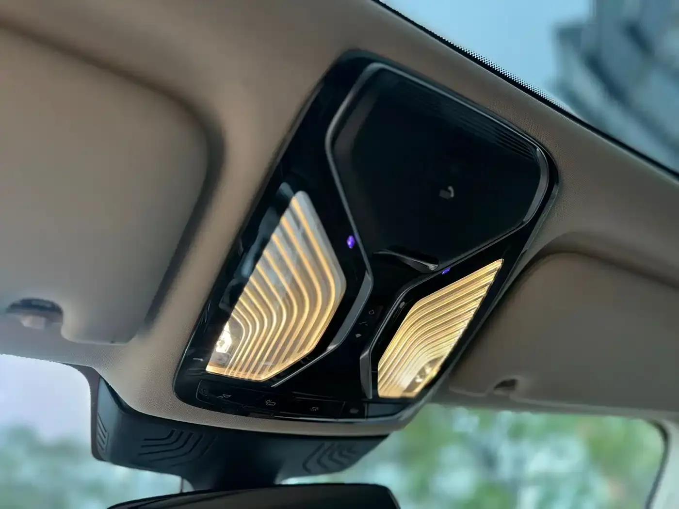 2016 BMW 7 Series 740Li Leading Edition — миниатюра 12
