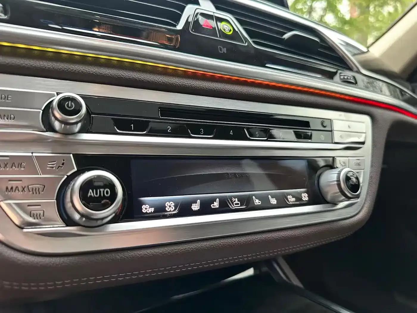 2016 BMW 7 Series 740Li Leading Edition — миниатюра 14