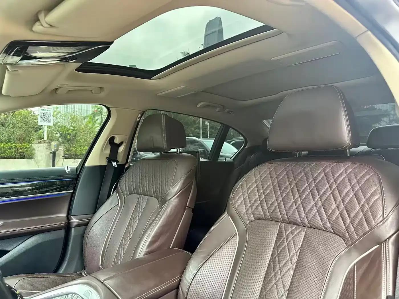 2016 BMW 7 Series 740Li Leading Edition — миниатюра 17