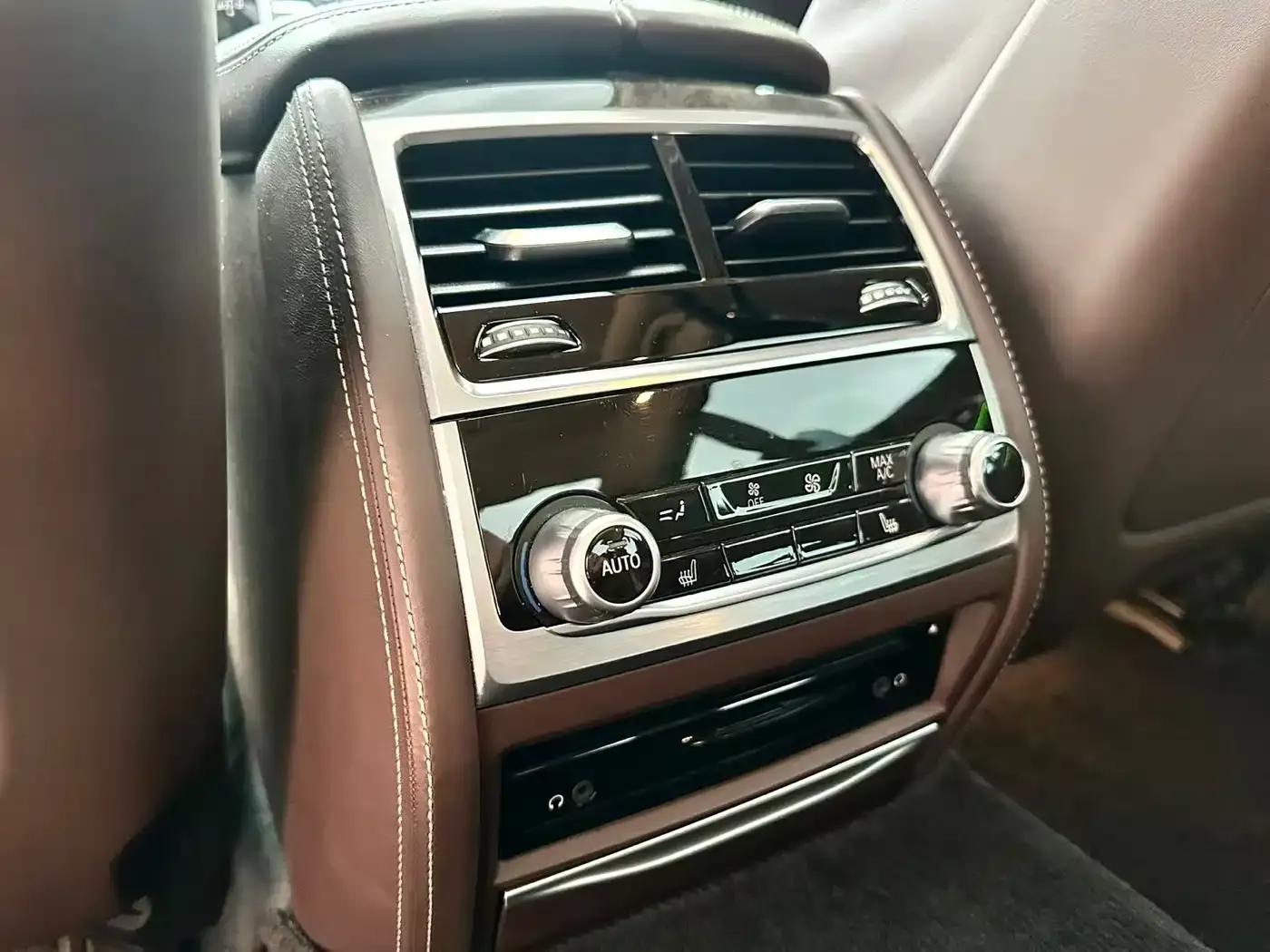 2016 BMW 7 Series 740Li Leading Edition — миниатюра 19