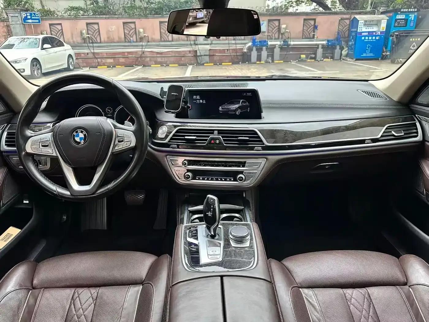 2016 BMW 7 Series 740Li Leading Edition — миниатюра 6