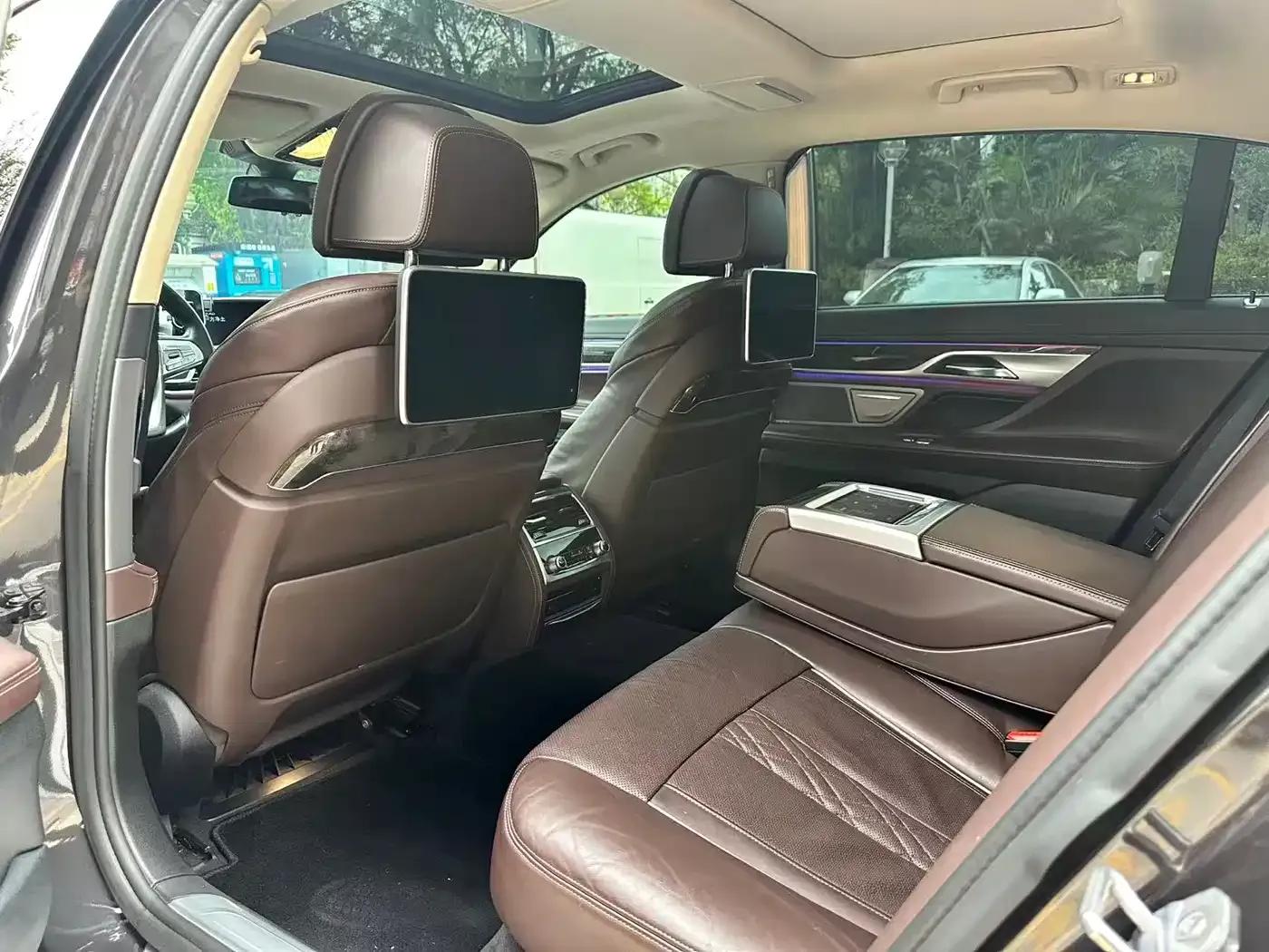 2016 BMW 7 Series 740Li Leading Edition — миниатюра 8