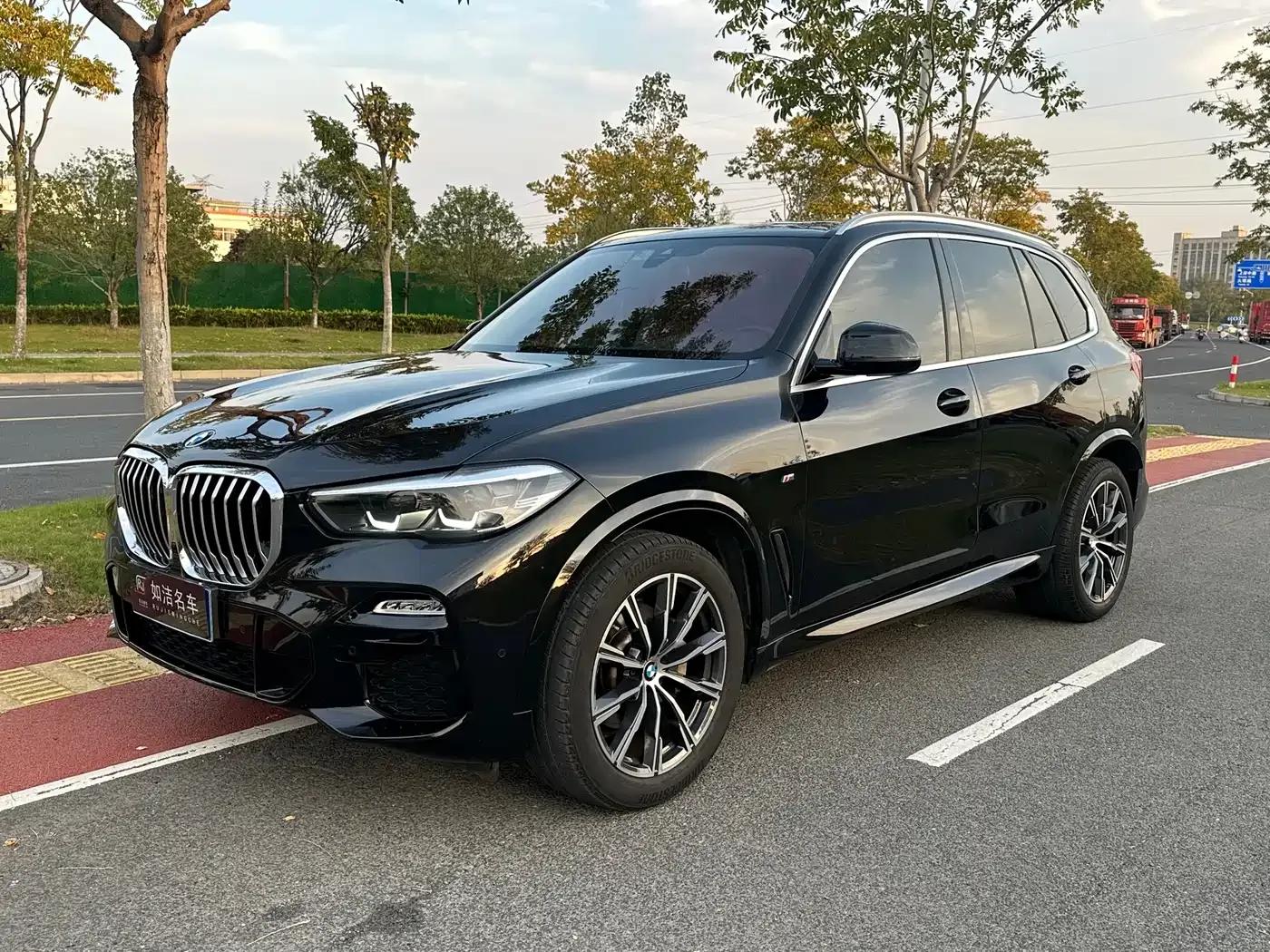 2021 BMW X5 xDrive30i M Sport Package (Imported) — миниатюра 1