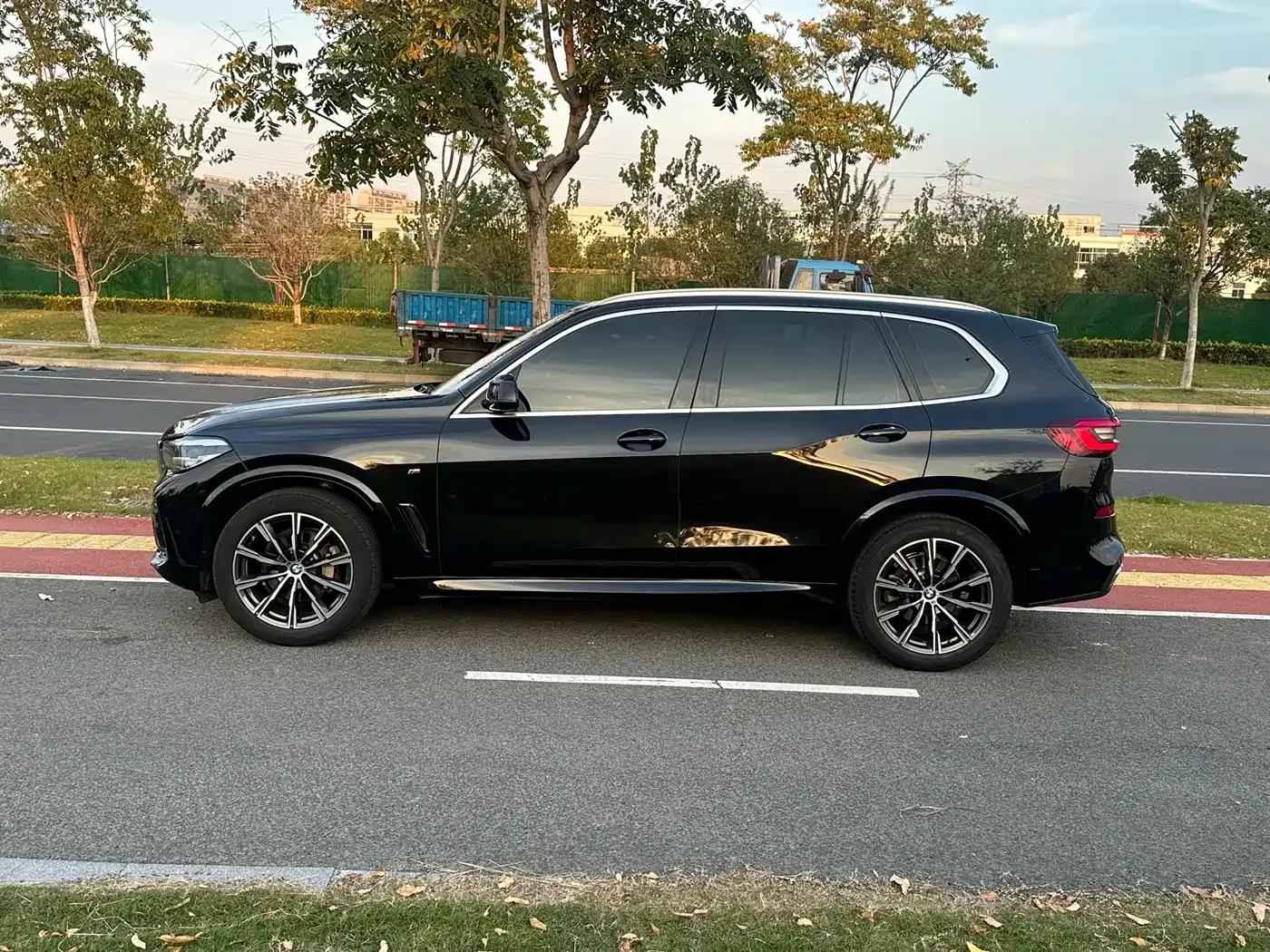 2021 BMW X5 xDrive30i M Sport Package (Imported) — миниатюра 11