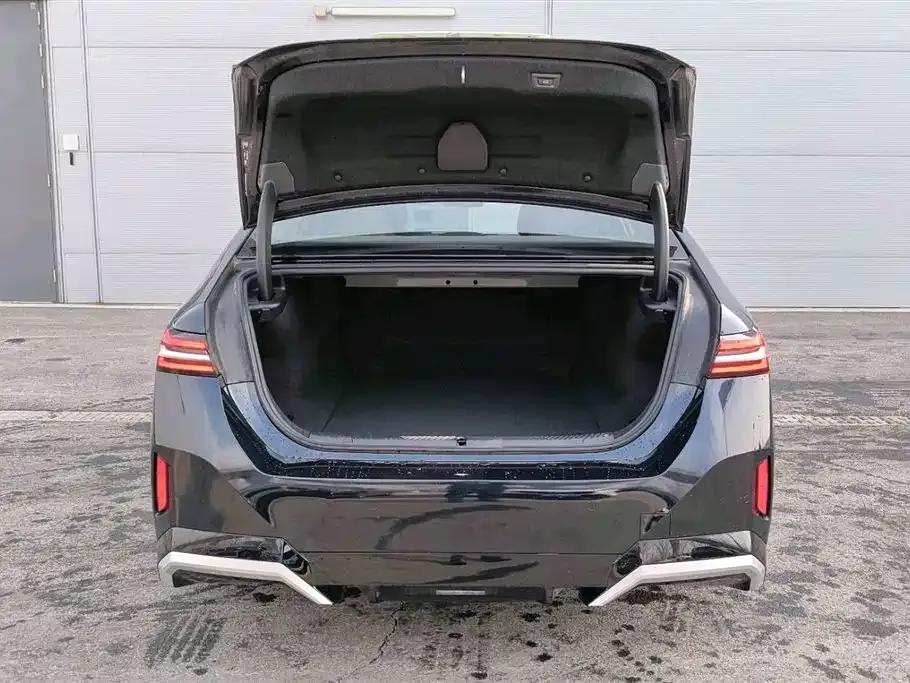 BMW i5 2024 eDrive 35L M Sport Package — миниатюра 10