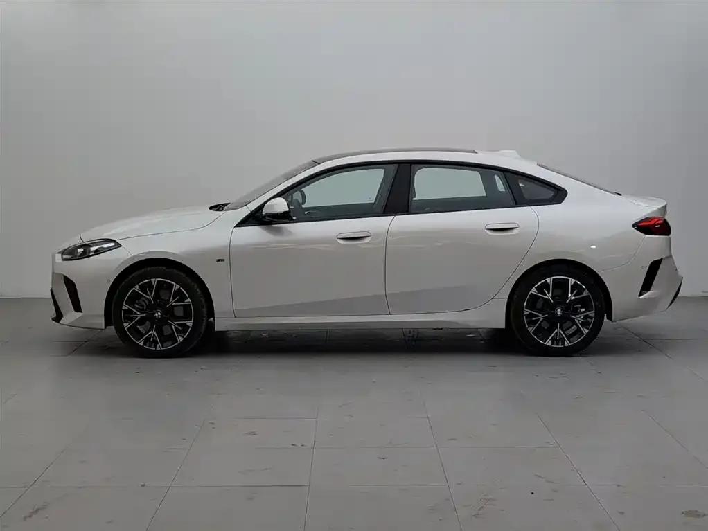 2025 BMW 2 Series 225L M Sport Package — миниатюра 3