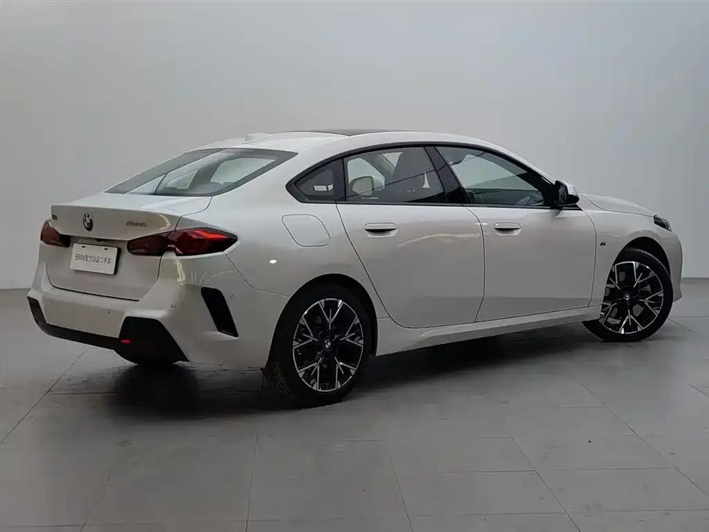 2025 BMW 2 Series 225L M Sport Package — миниатюра 4