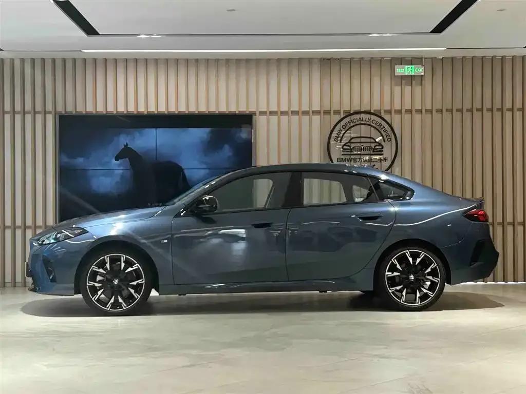 2025 BMW 2 Series 225L M Sport Shadow Edition — миниатюра 3