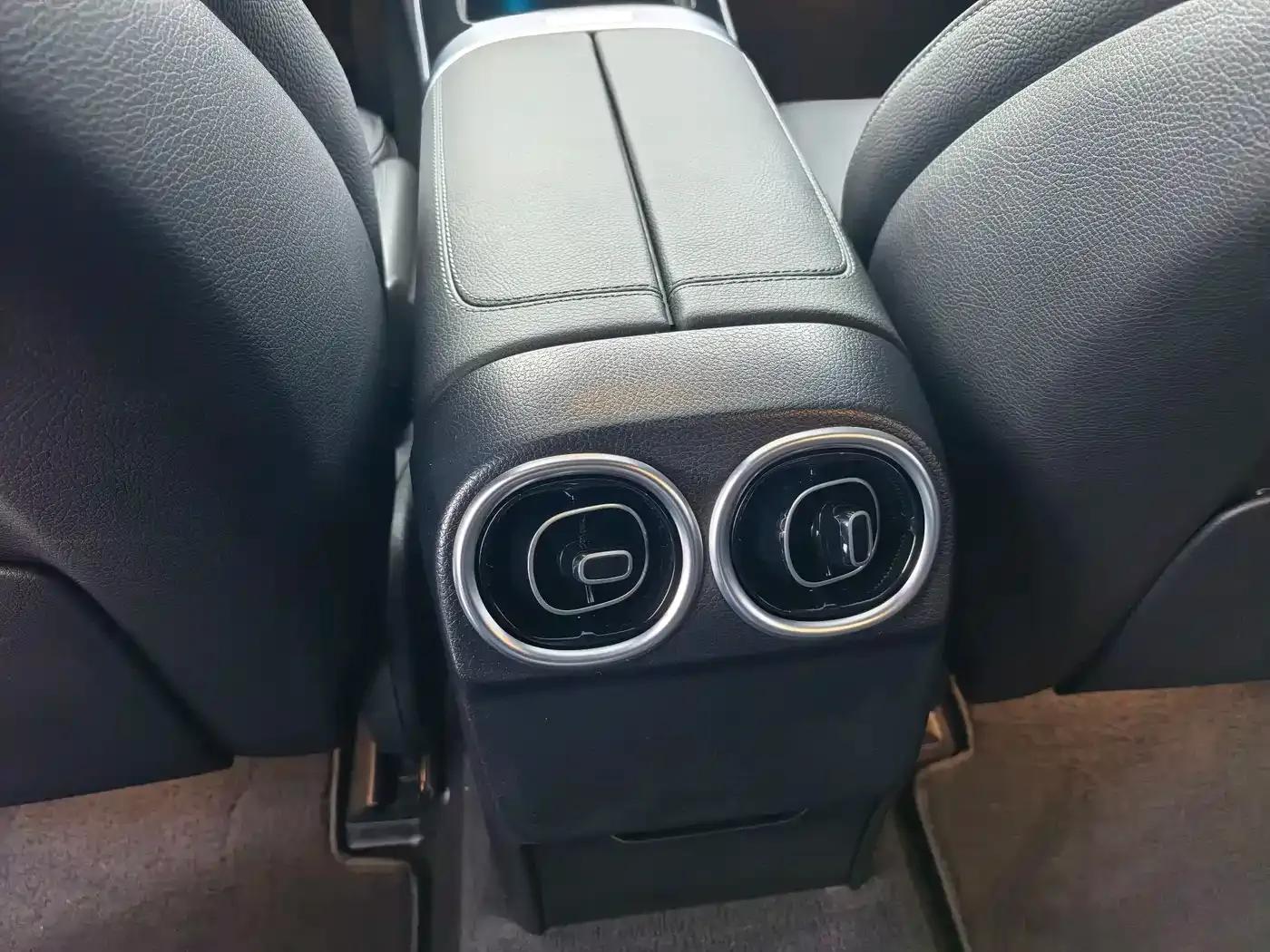 2024 Mercedes-Benz C-Class C 200 L Sport Edition — миниатюра 11