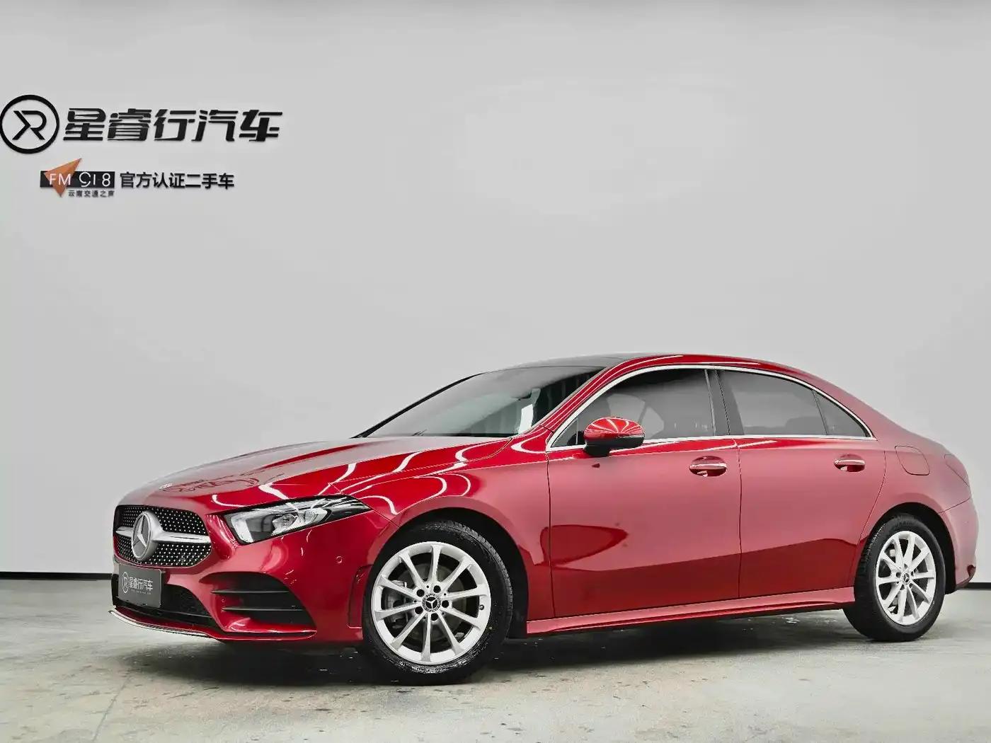 Mercedes-Benz A-Class 2022 A 200 L Sport Sedan Fashion Edition — миниатюра 1