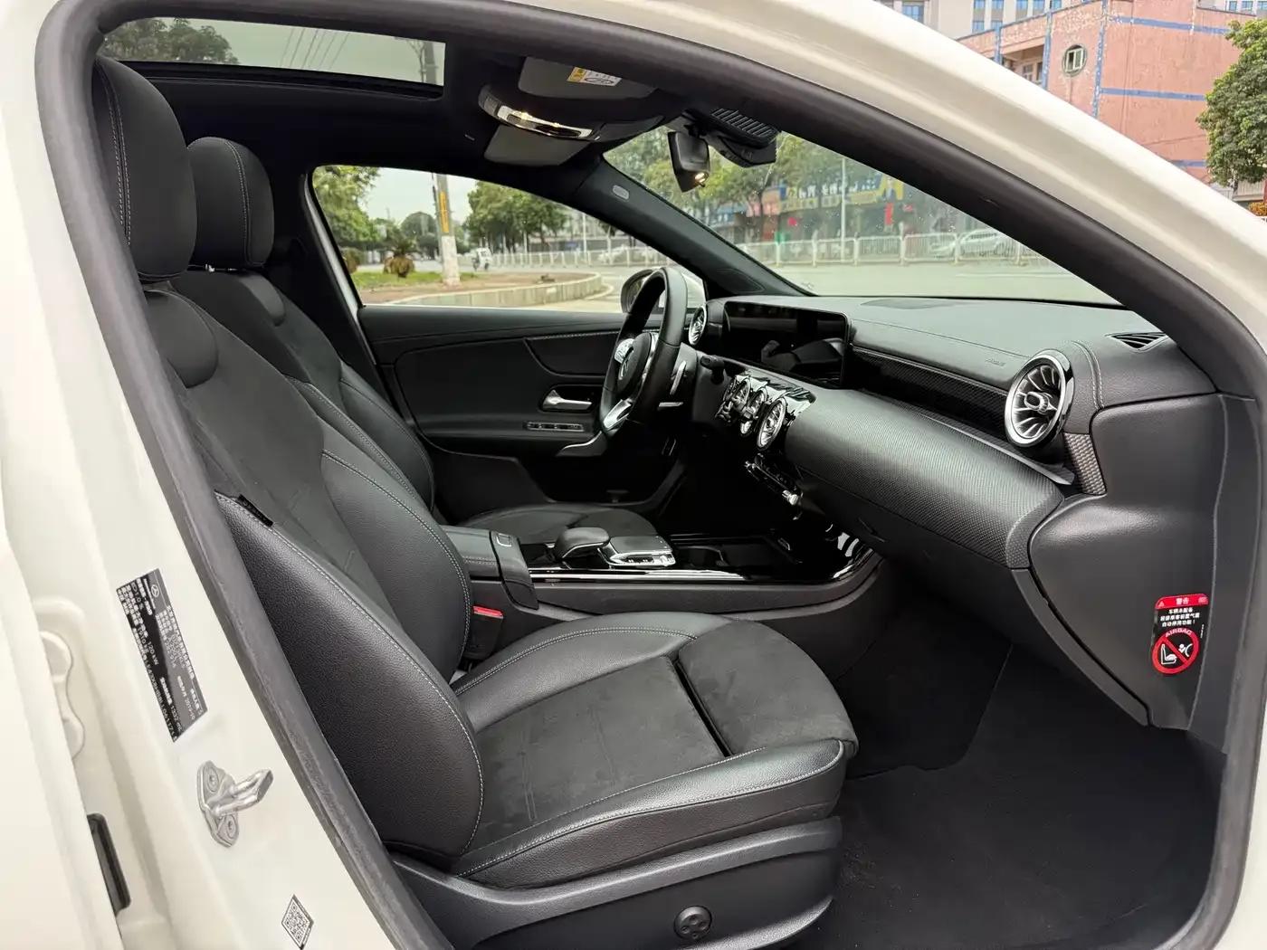 Mercedes-Benz A-Class 2020 A 200 L Sport Sedan — миниатюра 11