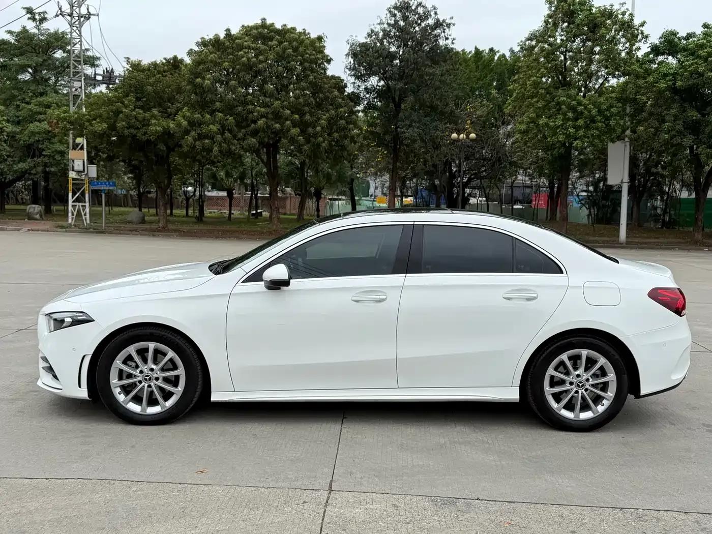 Mercedes-Benz A-Class 2020 A 200 L Sport Sedan — миниатюра 19