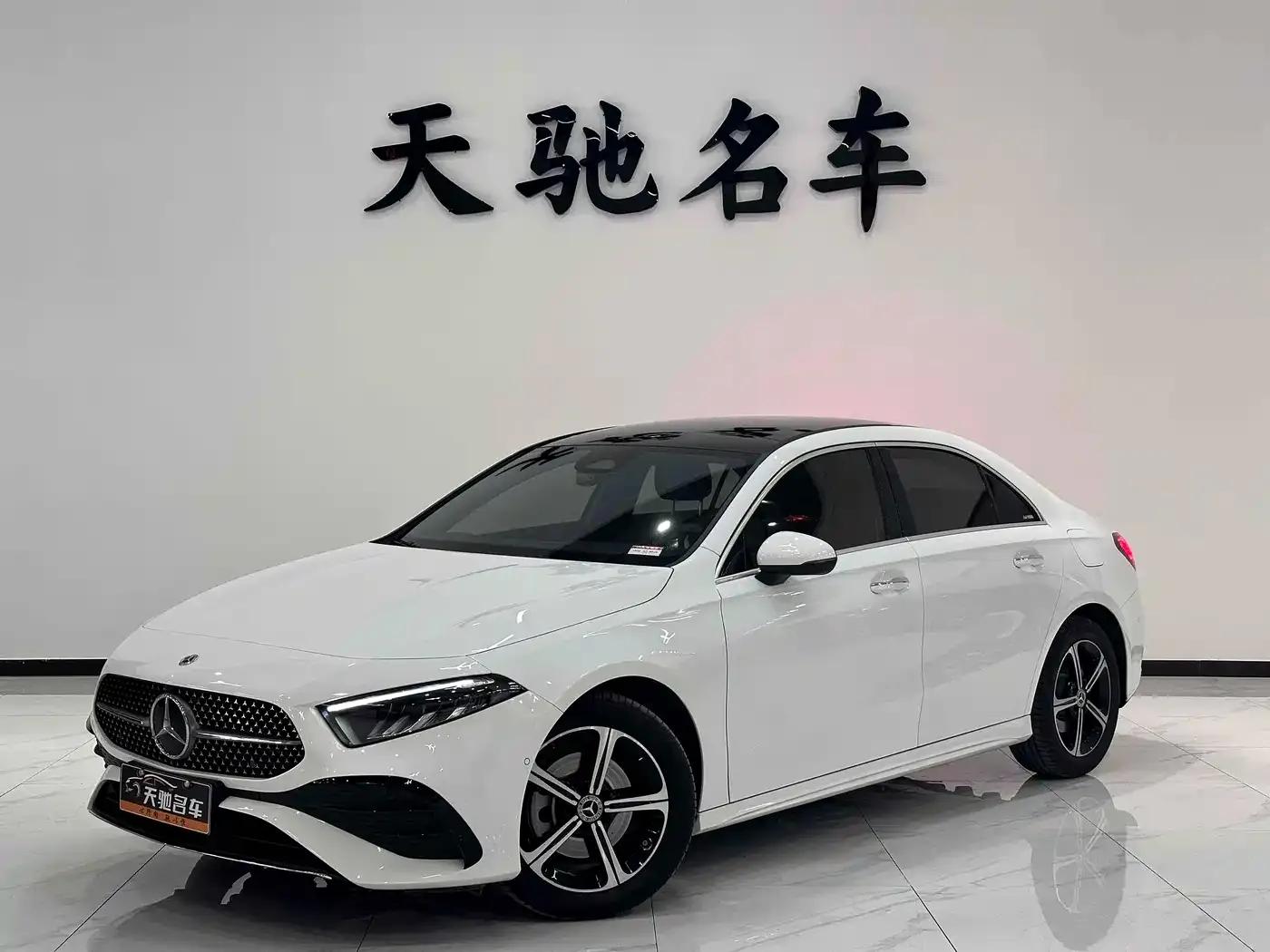 2023 Mercedes-Benz A-Class A 200 L Fashion Edition — миниатюра 1