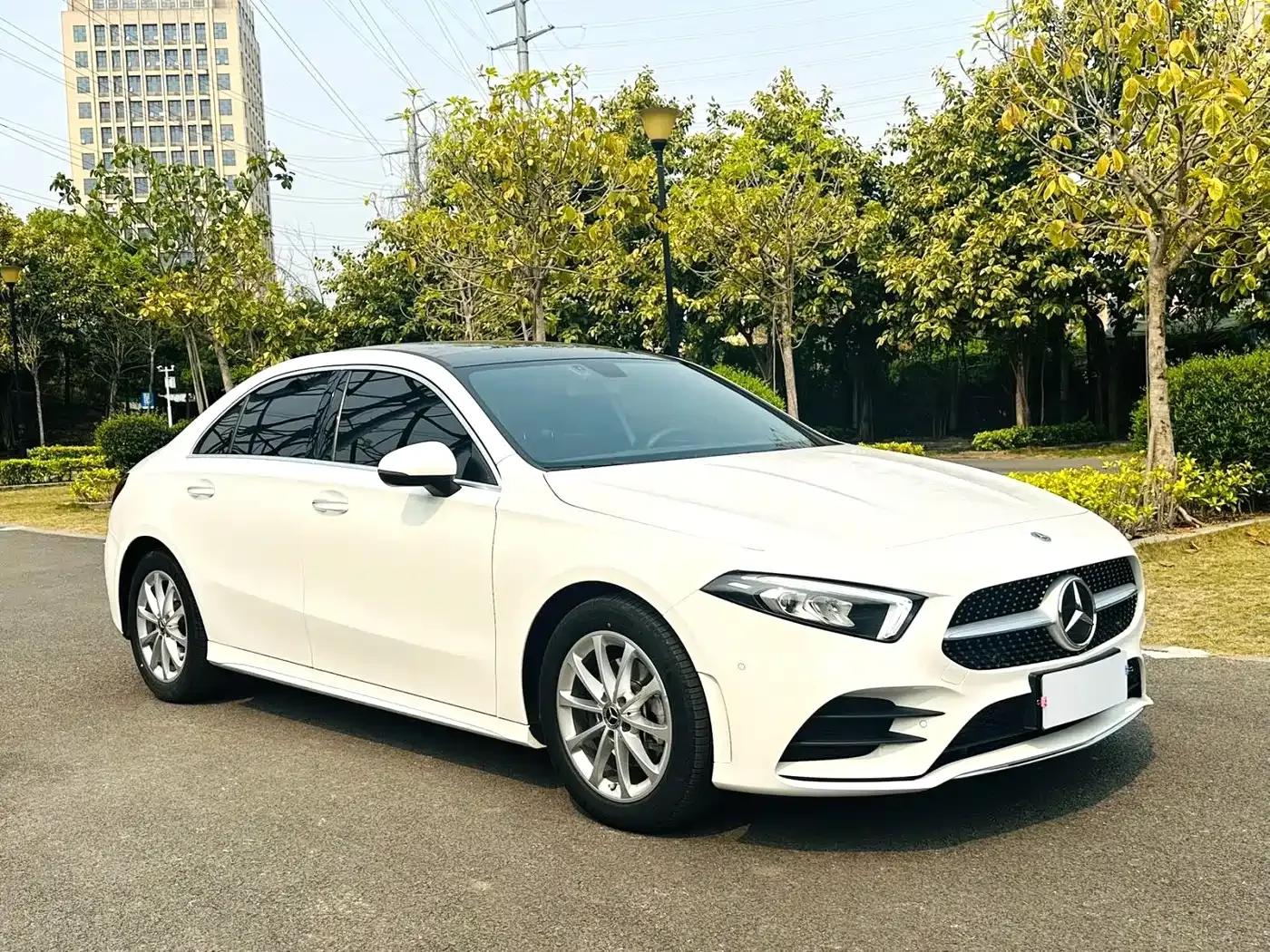 Mercedes-Benz A-Class 2021 A 200 L Sport Sedan Fashion Edition — миниатюра 3