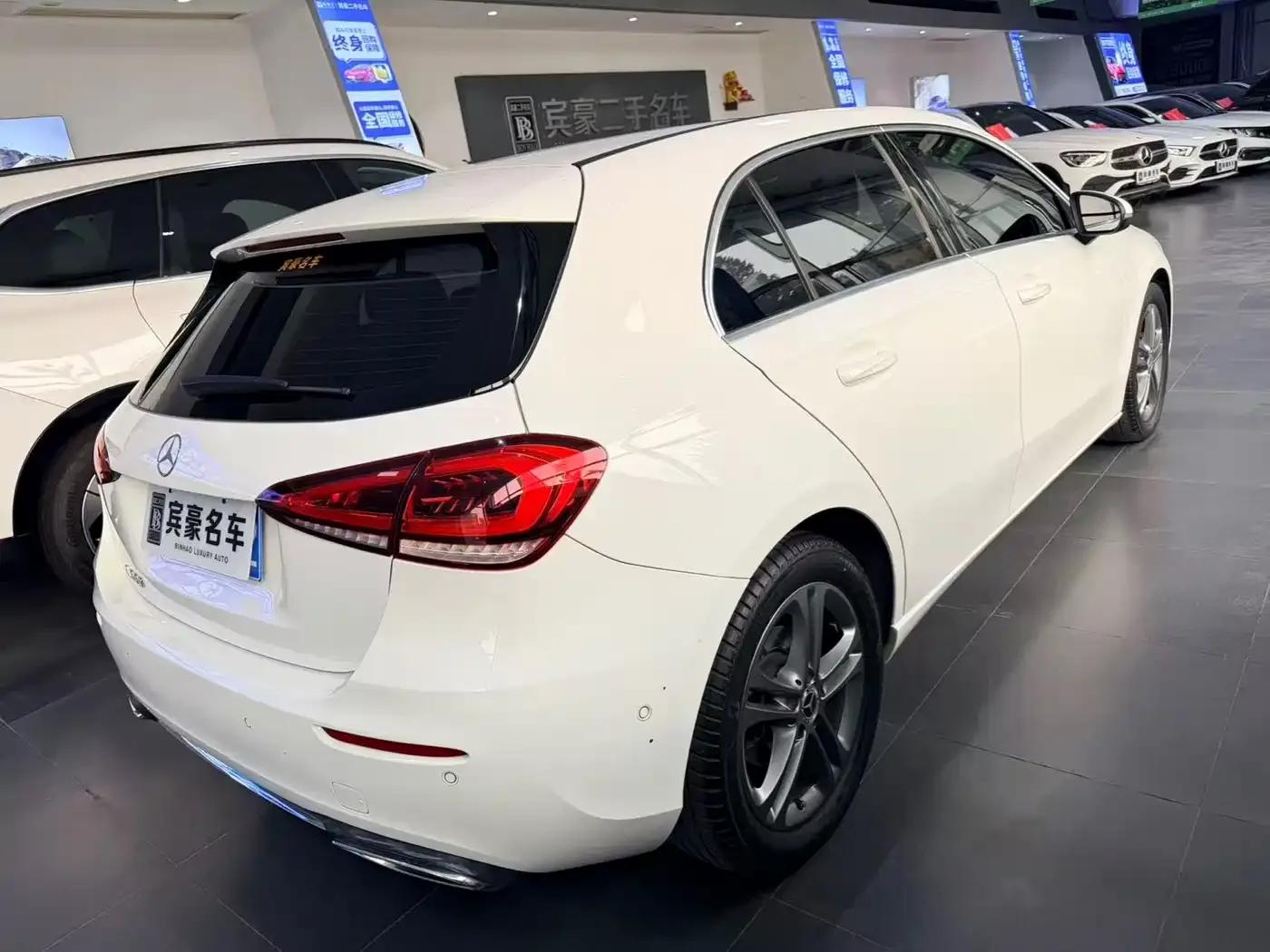 2019 Mercedes-Benz A-Class Imported Model A 200 Dynamic — миниатюра 4