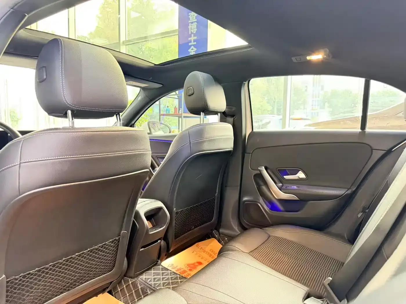 2019 Mercedes-Benz A-Class Imported Model A 200 Dynamic — миниатюра 7