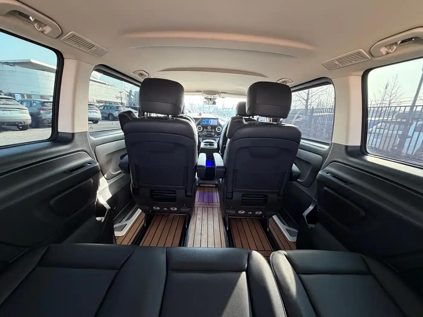 2023 Nissan Vito 2.0T Business Edition 7-seater — миниатюра 23